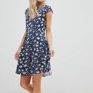 QED London Blue Floral Skater Dress w Cap Sleeves